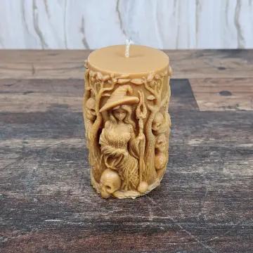 Hexenwald mit Totenköpfen