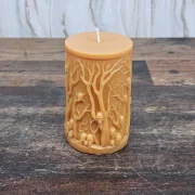 Hexenwald mit kleinen Totenköpfen