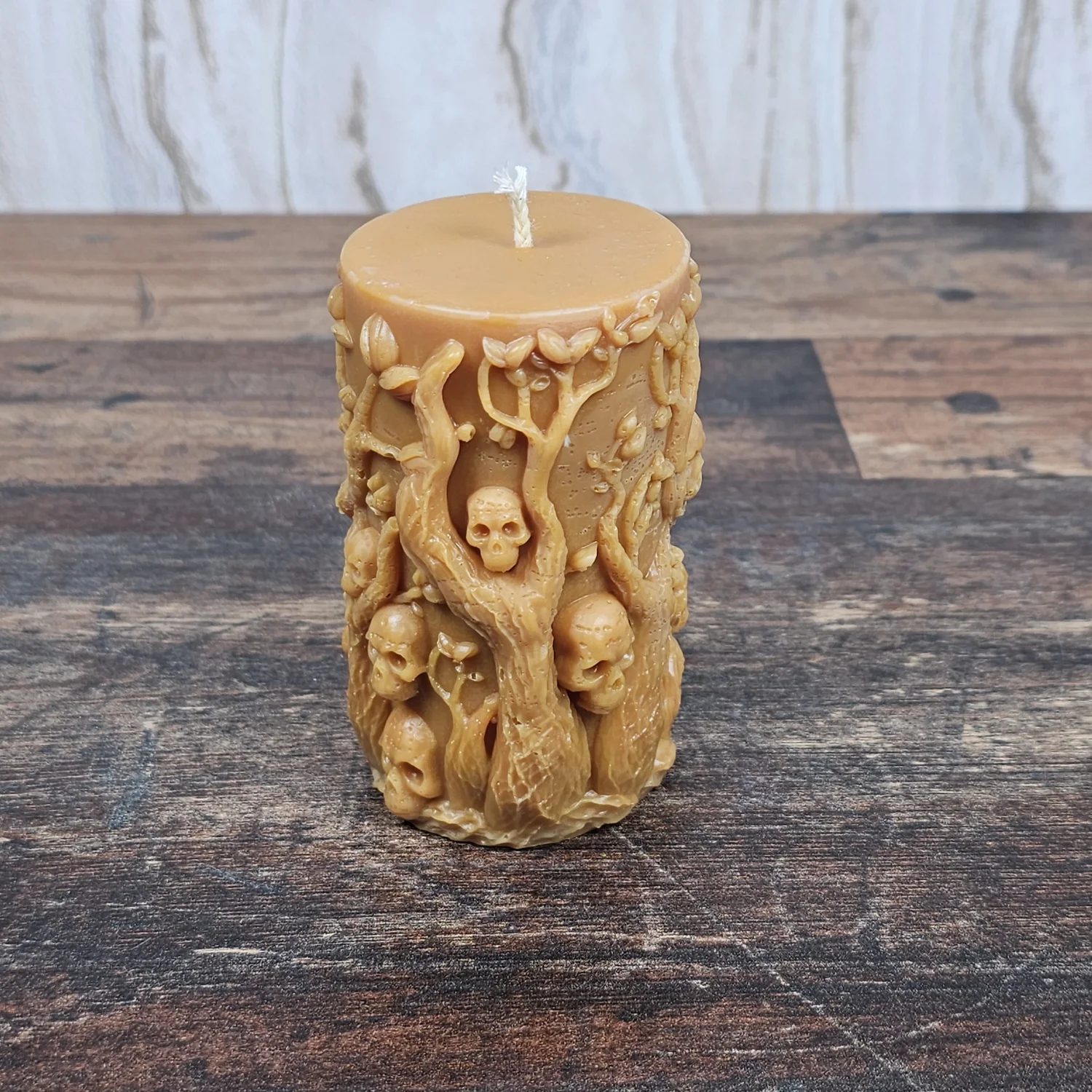 Hexenwald mit Totenköpfen